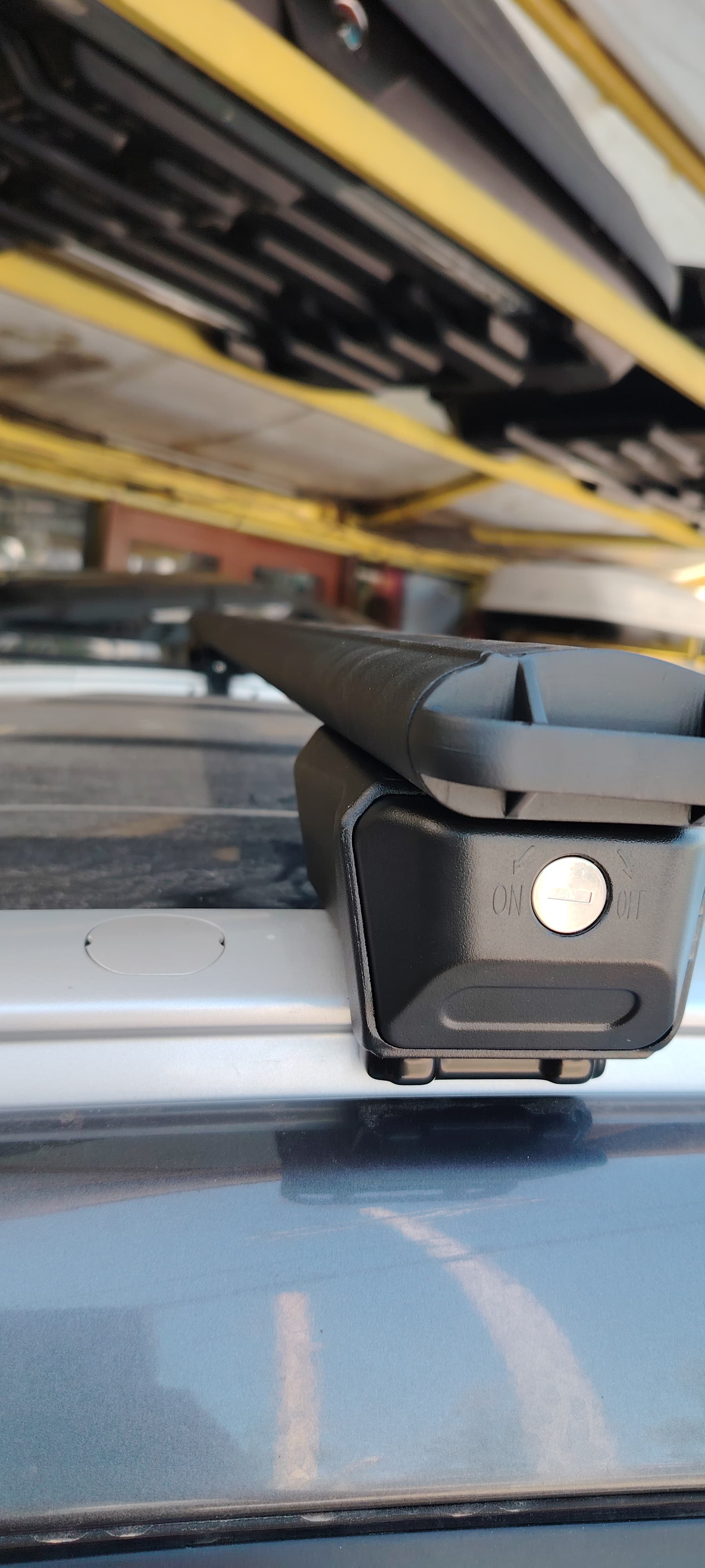 BARRAS PORTAEQUIPAJES ALUMINIO SOBRE Y BAJO RIEL YH-A-018C