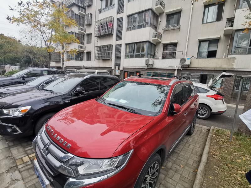 Barras Portaequipajes OEM  MITSUBISHI OUTLANDER 2016 UP