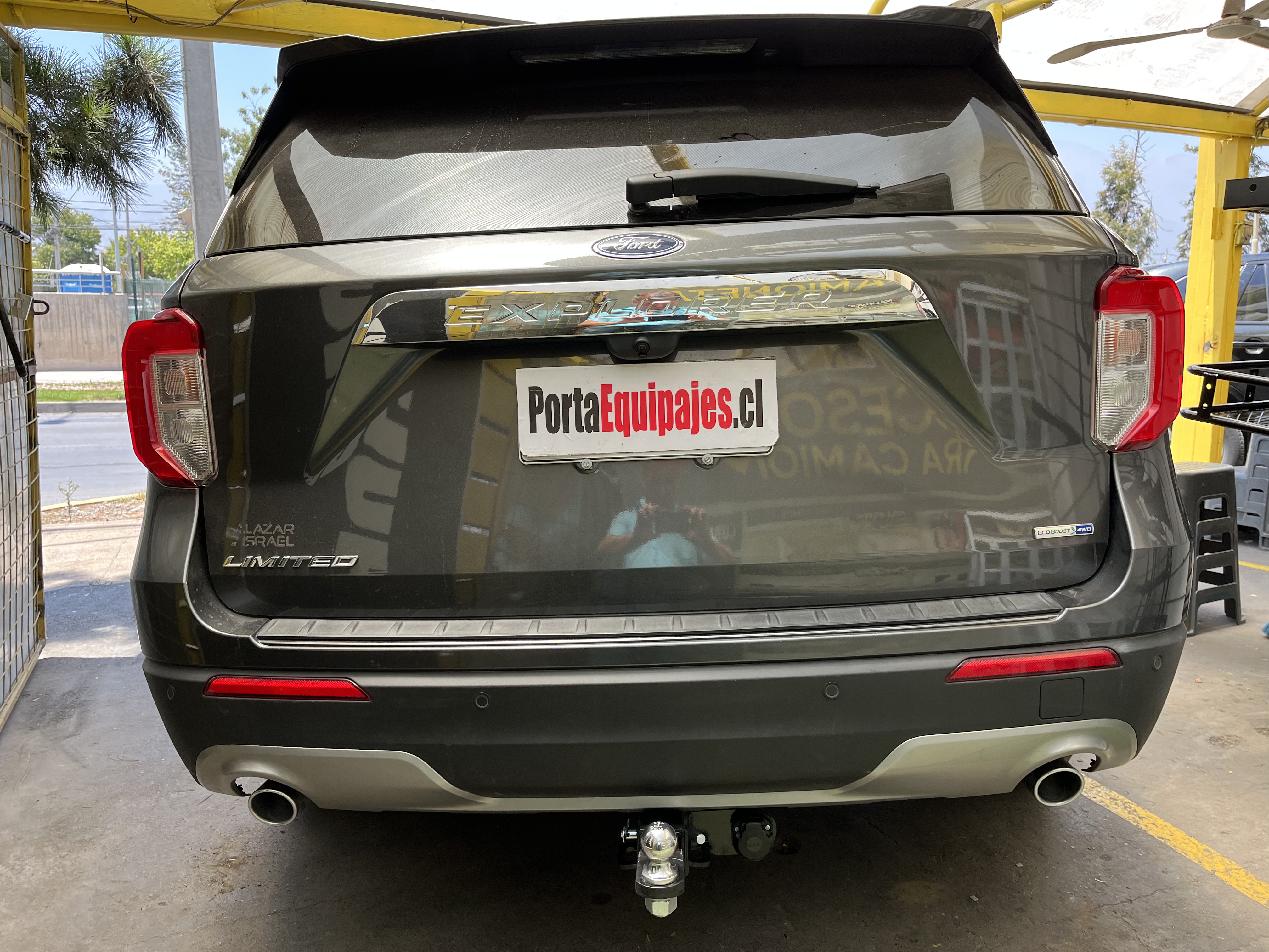 Enganche Americano AEROVAN para Ford New Explorer 2020 Up